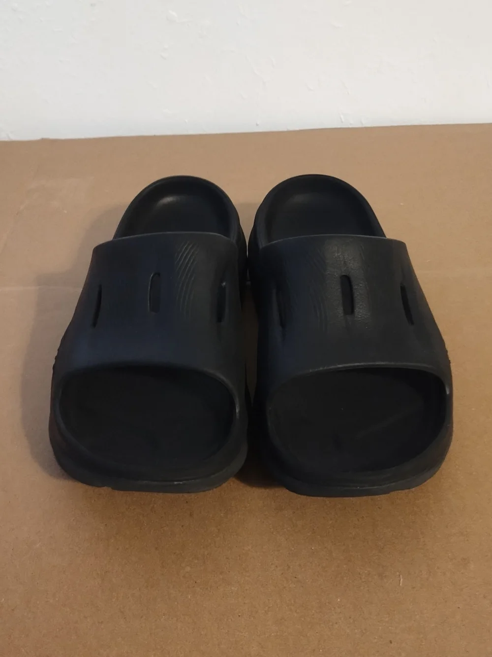 HOKA One One Ora Recovery Slide and Womens Slippers Black unisex very good